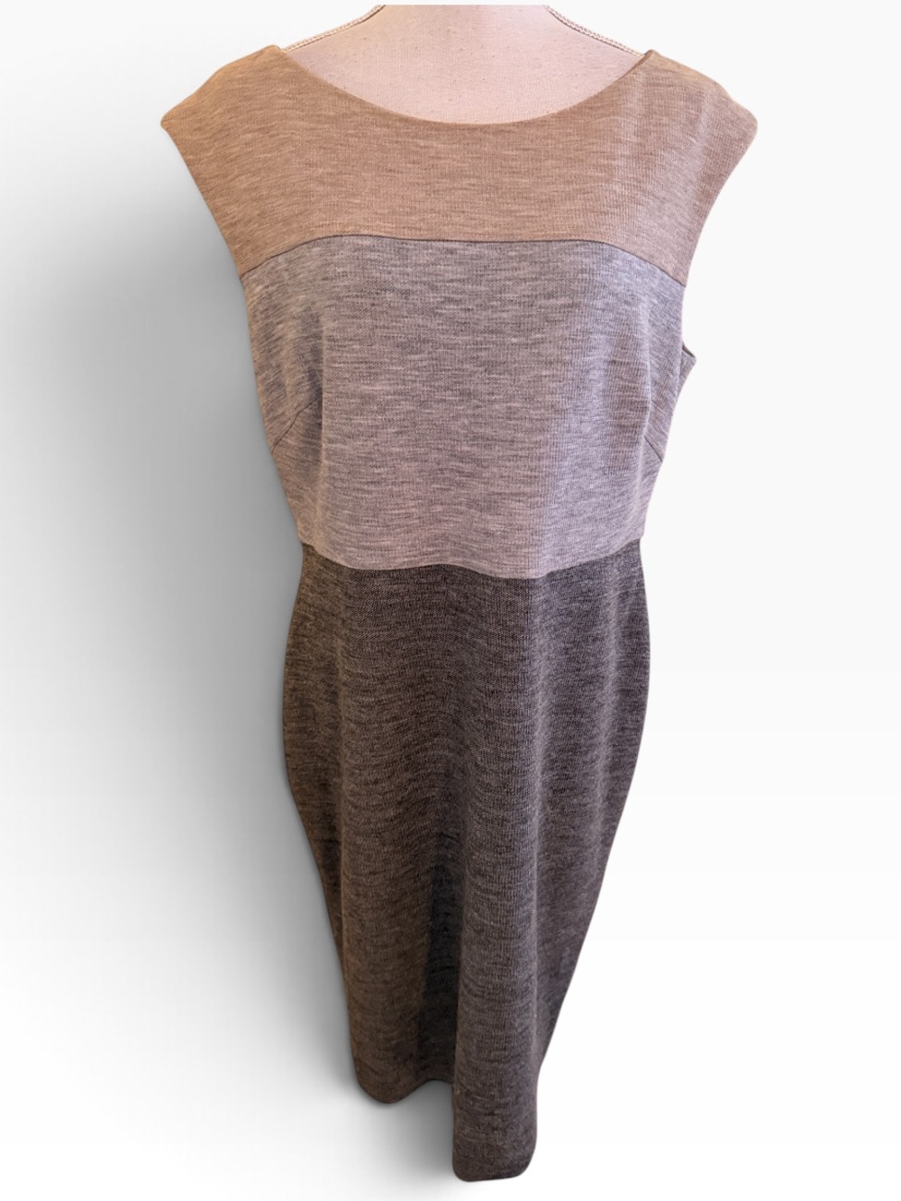 Escada Sleeveless Grey/Charcoal/Tan Colorblock Knit Sheath Dress 44(14)